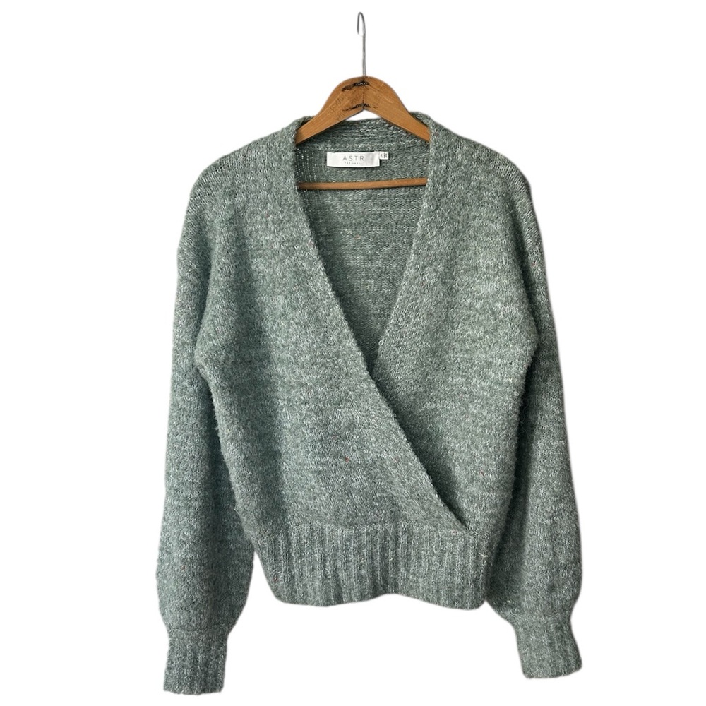 Astr | Women's Sage Green Single Clasp VNeck Wool Blend Balloon Sleeve Sweater M